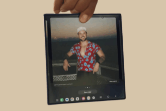 Samsung, Yeni Reklam Filminde iPhone ile Dalga Geçti: Galaxy Fold 7 ve Galaxy AI Ön Planda