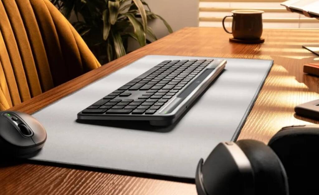 Logitech Güneş Enerjisi ile Çalışan Klavye