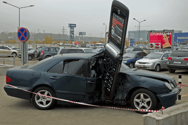 Unutulmaz Cesaret: Motorola RAZR'ın Efsane Reklamı!