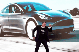 Elon Musk’tan Sürpriz Açıklama: Tesla’nın Uçan Otomobili Bu Yıl Tanıtılacak