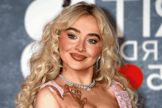Sabrina Carpenter, Universal’ın Yeni “Alice Harikalar Diyarında” Uyarlamasında Başrolde Olacak
