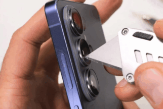 Samsung Galaxy S26 Ultra JerryRigEverything Testinde Dayanıklılığını Kanıtladı