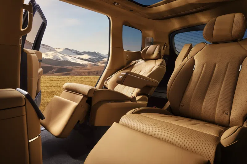 XPeng GX arka koltuklar: Yatabilen koltuklar, uçak konforu ve geniş iç hacimle VIP seyahat deneyimi
