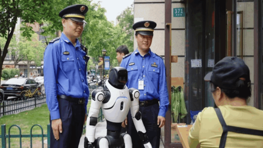Çin Polisi Robot Devriyesi Kullanıyor: AgiBot Lingxi X2 Sahada