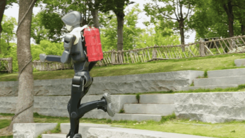 DR02 insansı robotu yangın söndürme görevleri için eğitiliyor